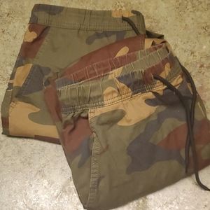 Lot of 2 Denizen Levi's- men's camo joggers XL&LG